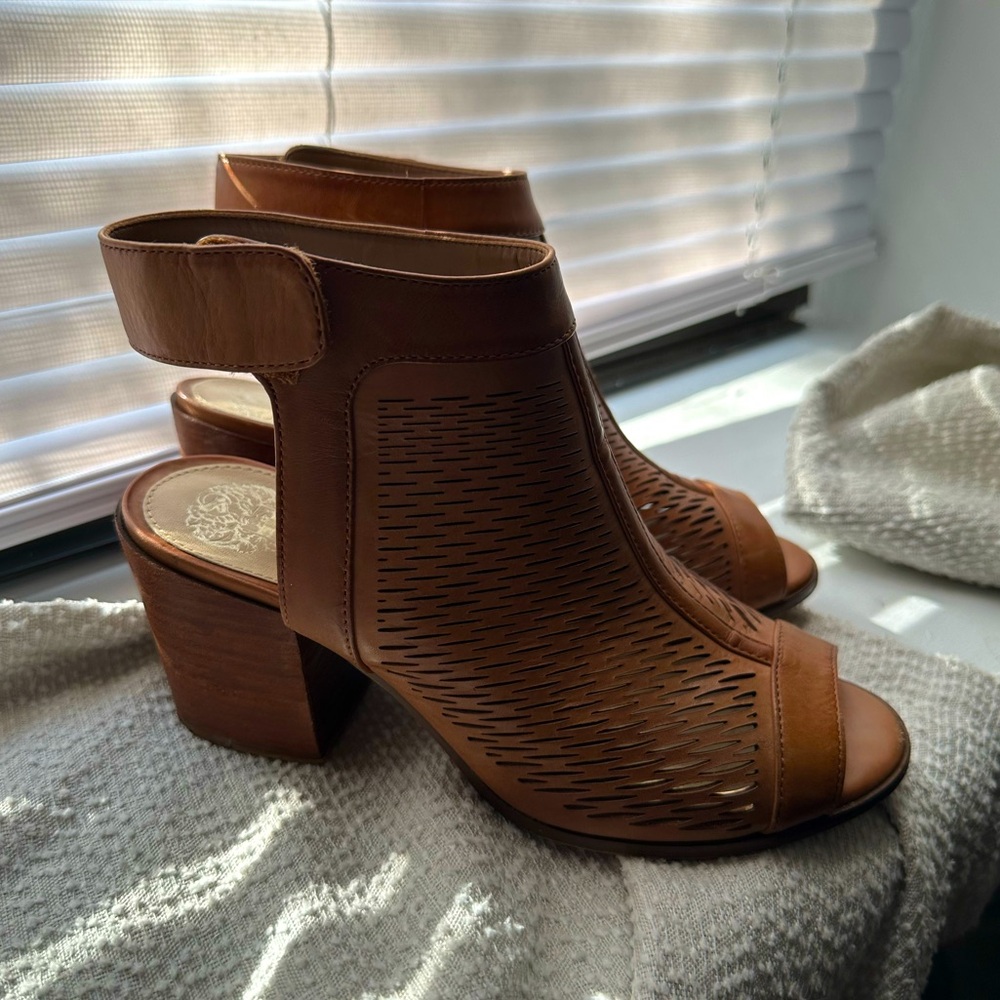 Vince Camuto Lavette Peep Toe